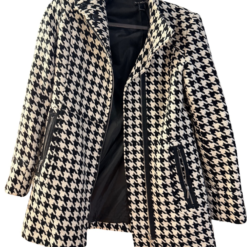 Venus Black & Cream Houndstooth Jacket – Size 6 – NWOT – Chic Zip Front Coat - Picture 3 of 7